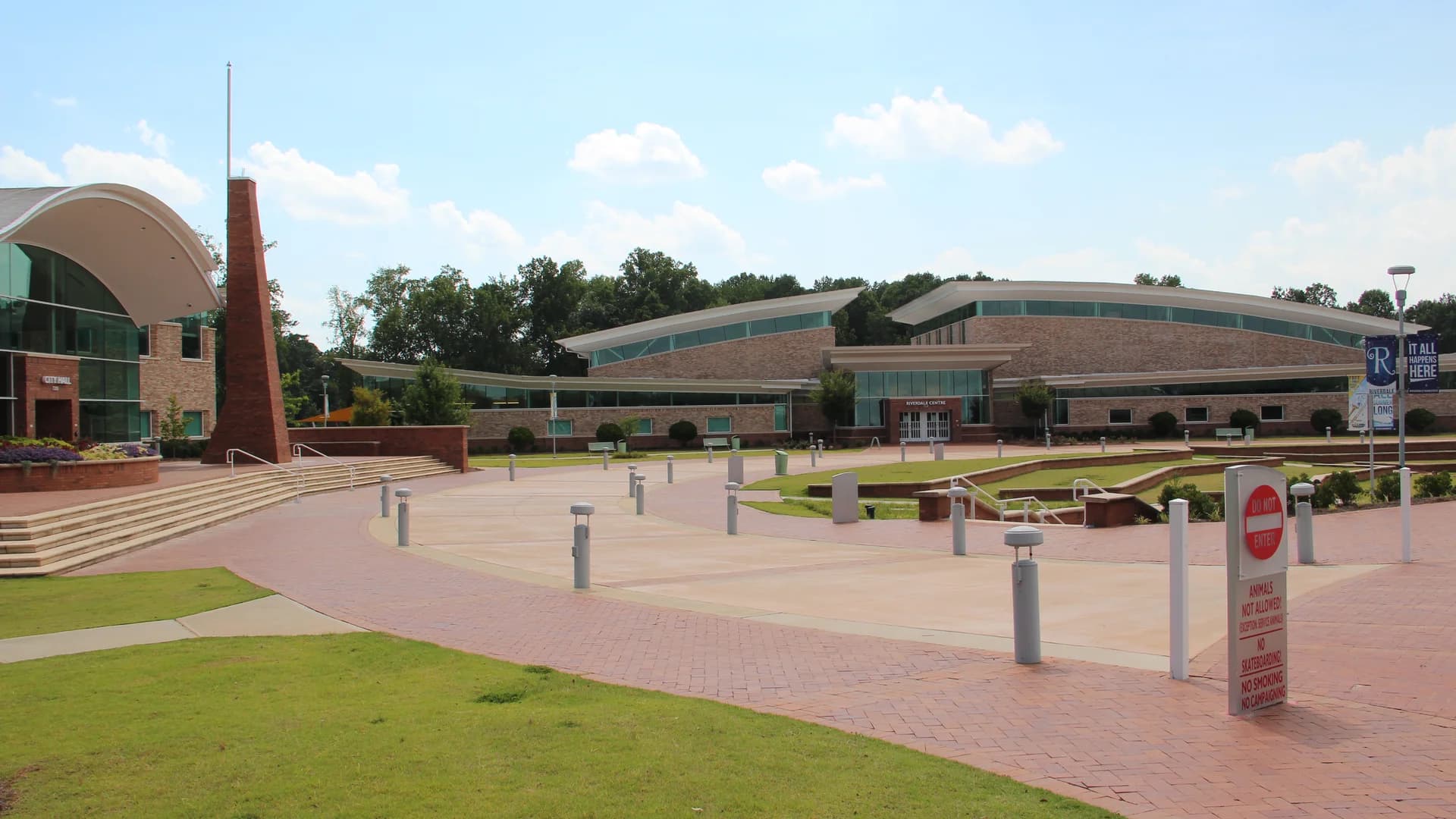 Riverdale Town Center plaza and building in Riverdale, Georgia.